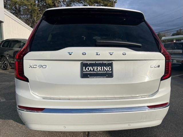 Photo of 2025 Crystal White Pearl Volvo XC90