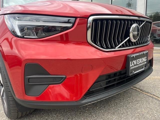 Photo of 2025 Fusion Red Volvo XC40