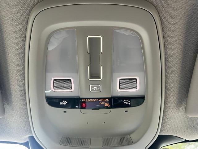 Photo of 2025 Fusion Red Volvo XC40