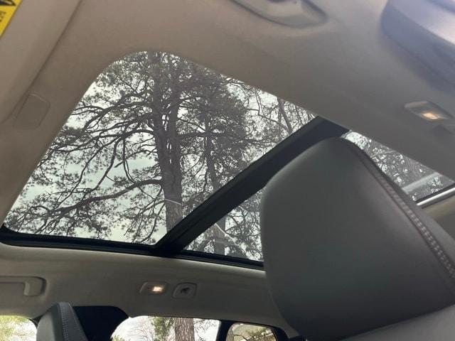 Photo of 2025 Fusion Red Volvo XC40