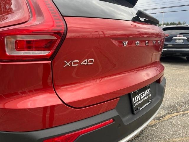 Photo of 2025 Fusion Red Volvo XC40