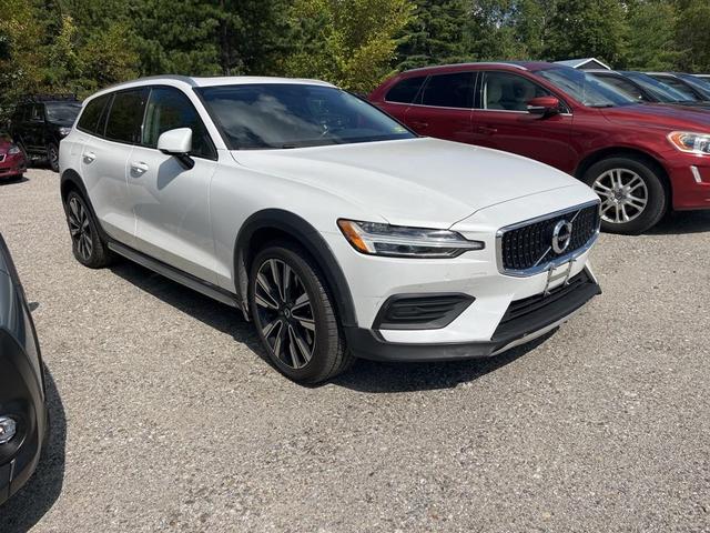 Photo of 2020 Crystal White Pearl Metallic Volvo V60 Cross Country