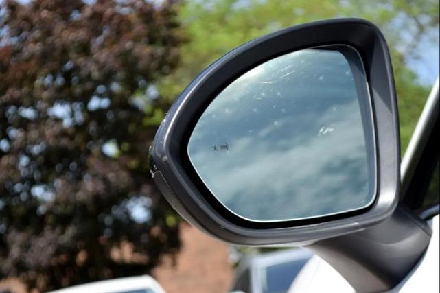 Photo of 2022 Summit White Buick Envision