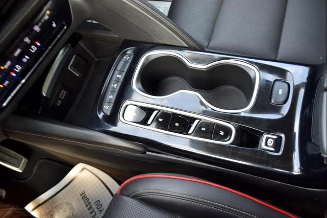 Photo of 2022 Summit White Buick Envision
