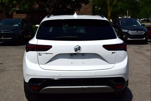 Photo of 2022 Summit White Buick Envision