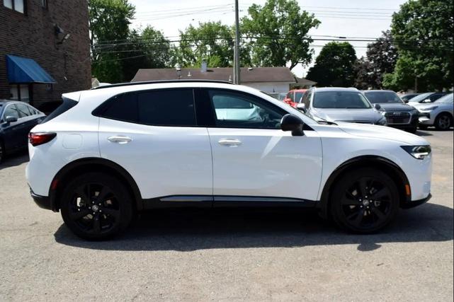Photo of 2022 Summit White Buick Envision