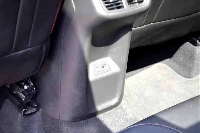 Photo of 2022 Summit White Buick Envision