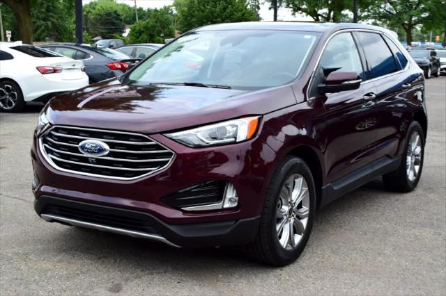 Photo of 2023 Burgundy Ford Edge