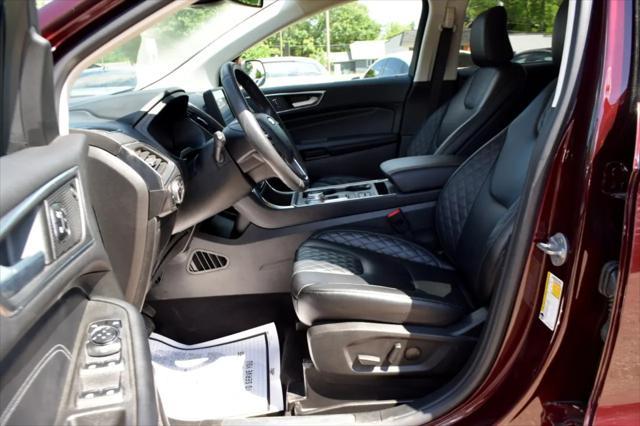 Photo of 2023 Burgundy Ford Edge