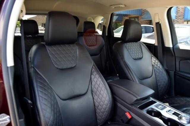 Photo of 2023 Burgundy Ford Edge