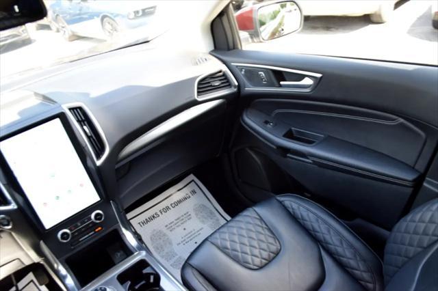 Photo of 2023 Burgundy Ford Edge
