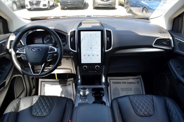 Photo of 2023 Burgundy Ford Edge
