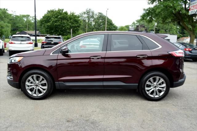 Photo of 2023 Burgundy Ford Edge