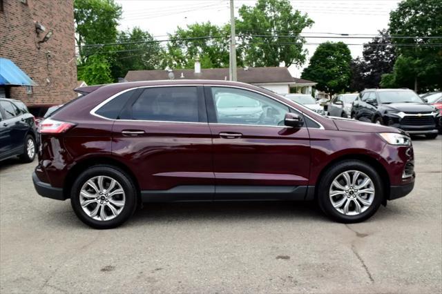Photo of 2023 Burgundy Ford Edge