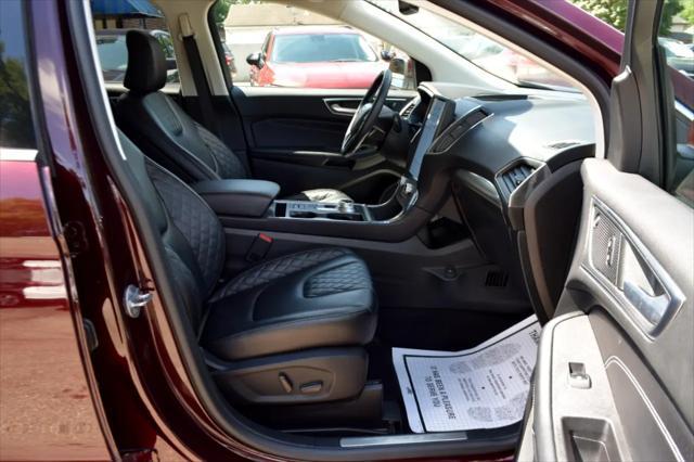 Photo of 2023 Burgundy Ford Edge