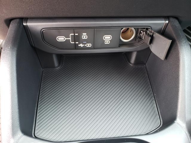 Photo of 2025 Aurora Black Pearl Kia K4