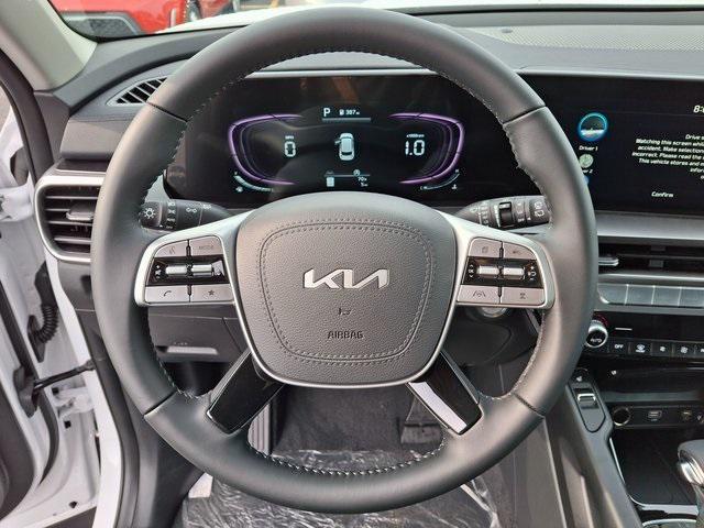 Photo of 2025 Glacial White Pearl Kia Telluride