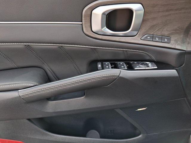 Photo of 2025 Wolf Gray Kia Sorento