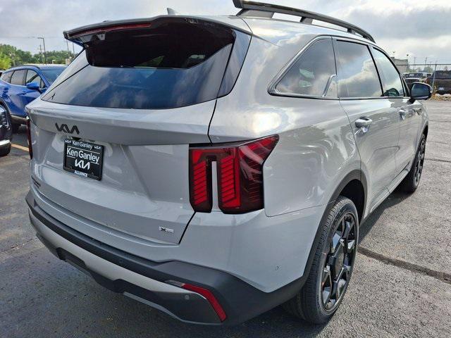 Photo of 2025 Wolf Gray Kia Sorento