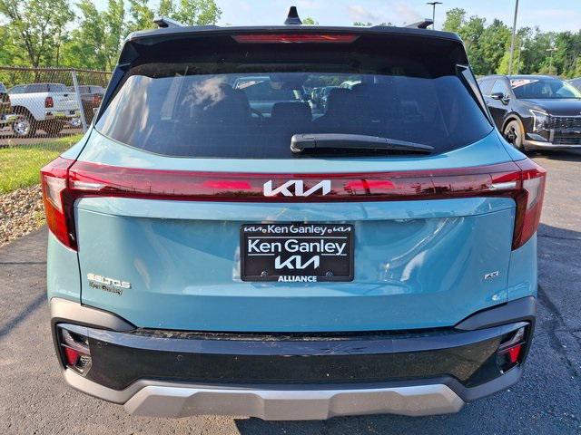 Photo of 2026 Blue Kia Seltos