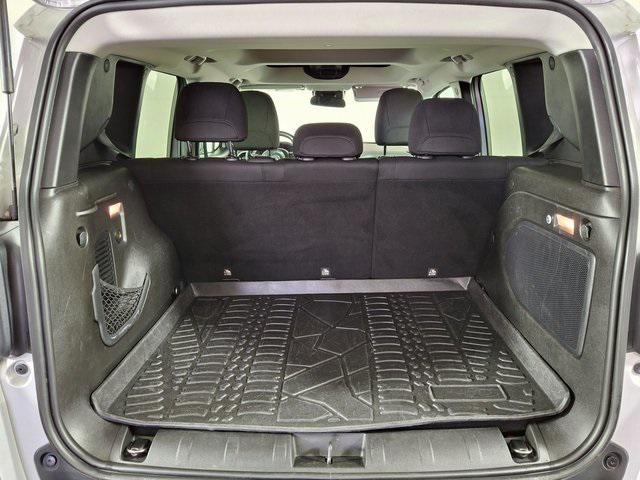 Photo of 2016 Glacier Metallic Jeep Renegade