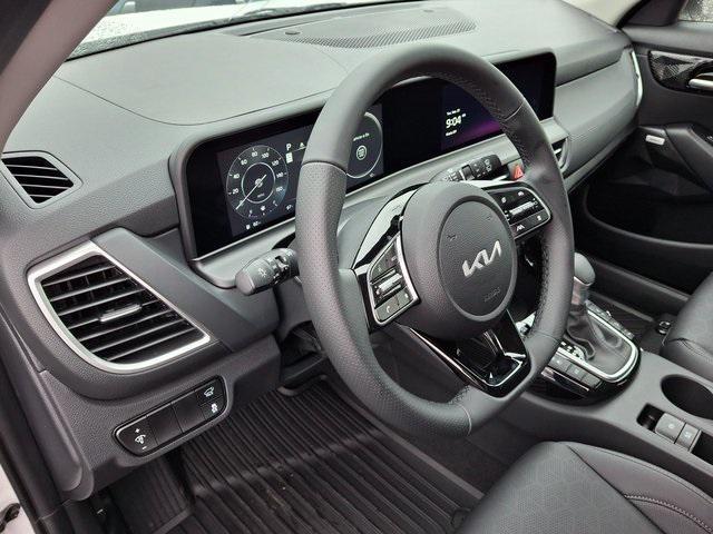 Photo of 2026 White Kia Seltos