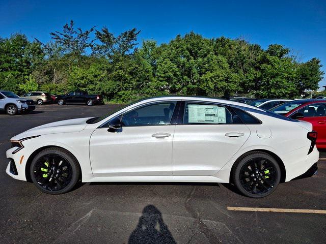 Photo of 2026 Snow White Pearl Kia K5