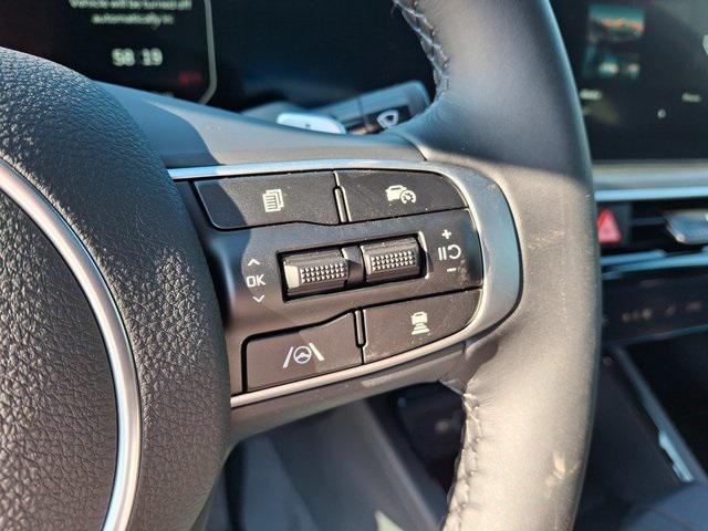 Photo of 2026 Snow White Pearl Kia K5