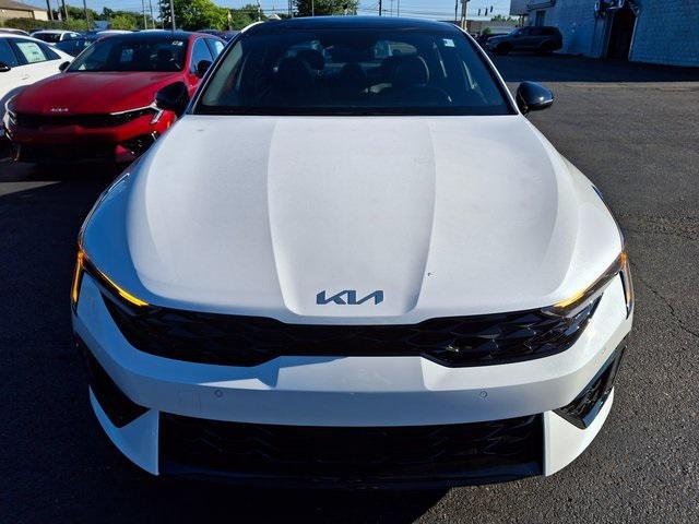 Photo of 2026 Snow White Pearl Kia K5
