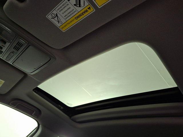 Photo of 2022 Platinum White Pearl Honda CR-V