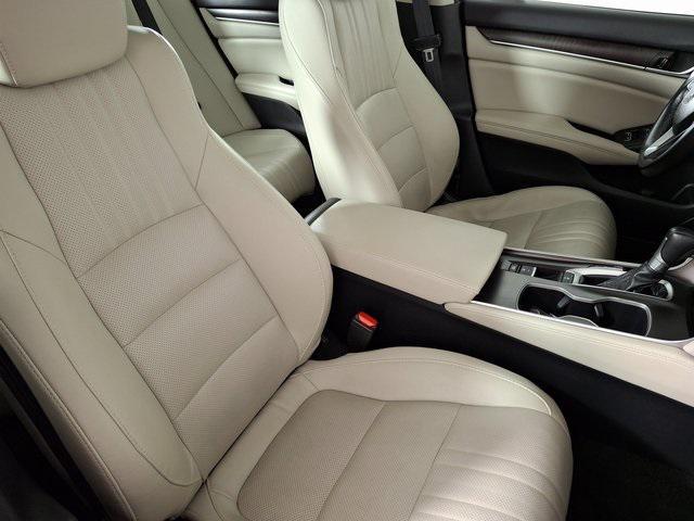 Photo of 2020 Platinum White Pearl Honda Accord