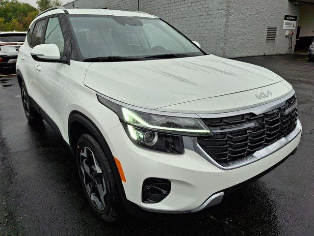 Photo of 2026 White Kia Seltos