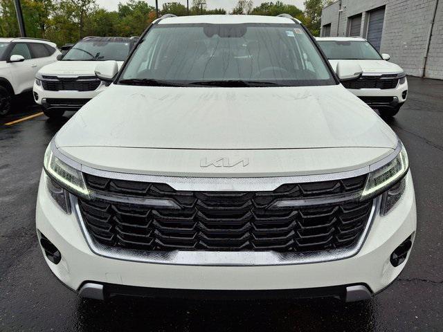 Photo of 2026 White Kia Seltos