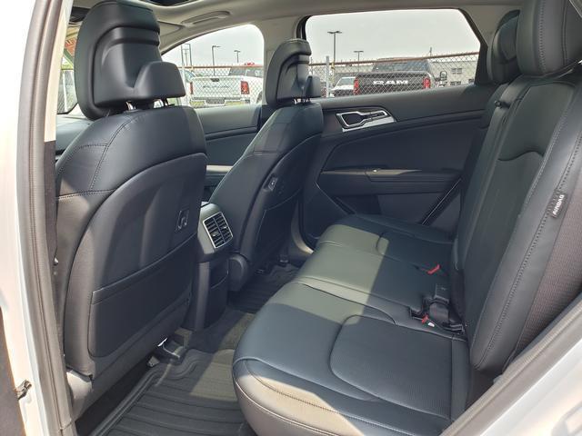 Photo of 2026 Glacial White Pearl Kia Sportage