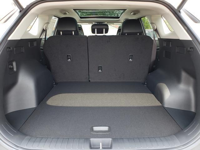 Photo of 2026 Glacial White Pearl Kia Sportage