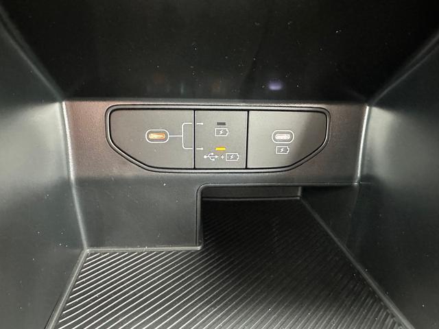 Photo of 2025 Ebony Black Kia Sorento