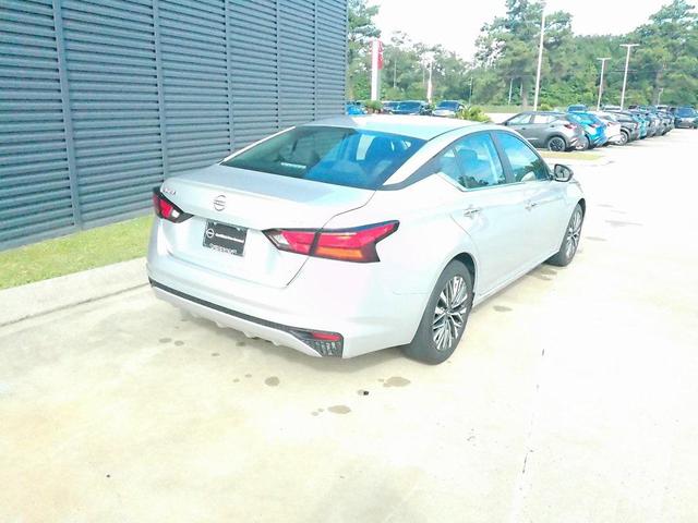 Photo of 2024 Brilliant Silver Metallic Nissan Altima