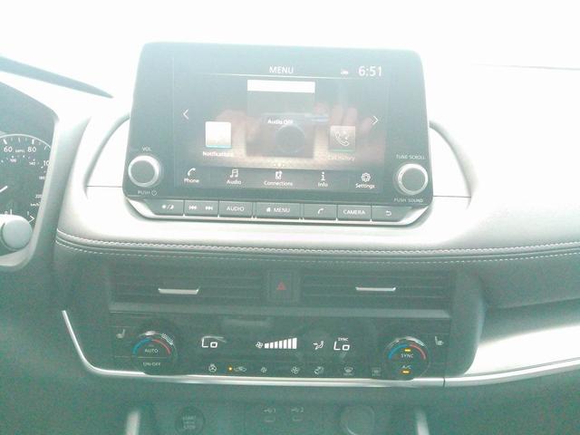 Photo of 2025 Super Black Nissan Rogue