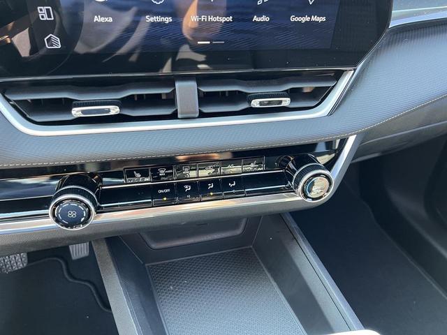 Photo of 2025 Summit White Chevrolet Equinox