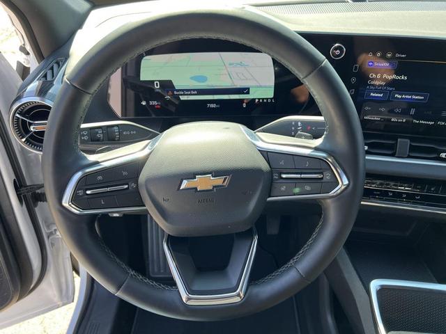 Photo of 2025 Summit White Chevrolet Equinox