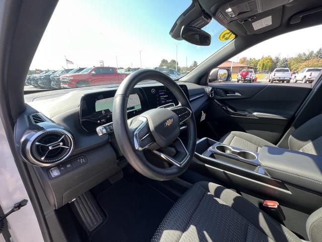 Photo of 2025 Summit White Chevrolet Equinox
