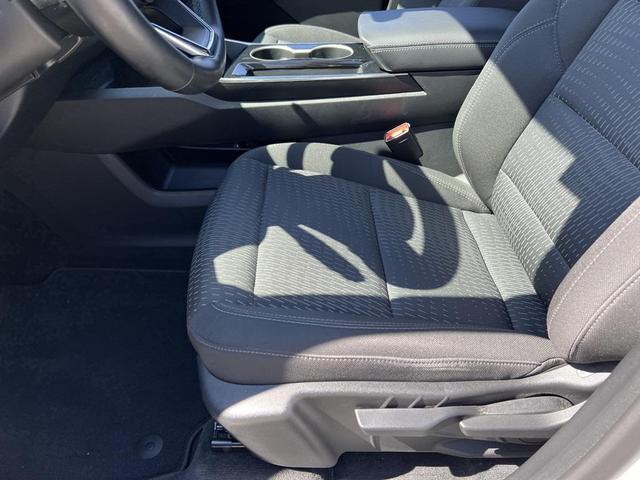 Photo of 2025 Summit White Chevrolet Equinox