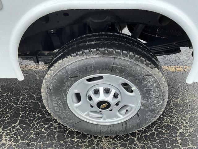 Photo of 2025 Summit White Chevrolet Silverado 2500