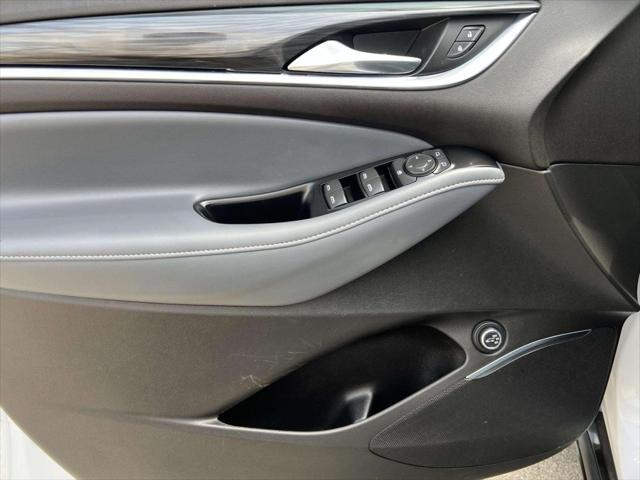 Photo of 2024 White Buick Enclave