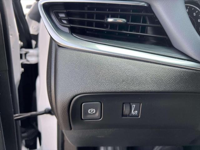 Photo of 2024 White Buick Enclave
