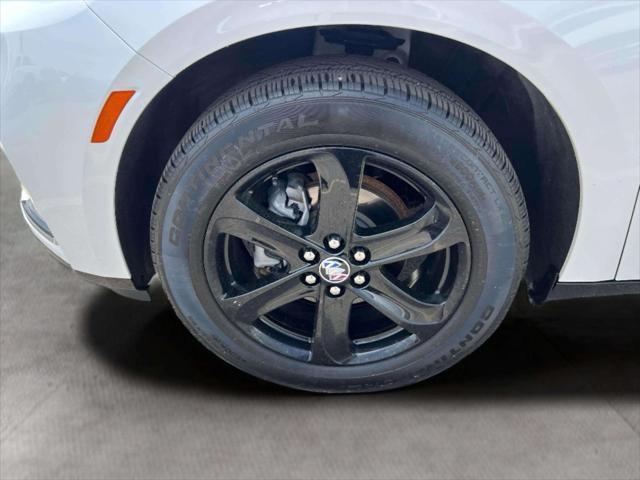Photo of 2024 White Buick Enclave