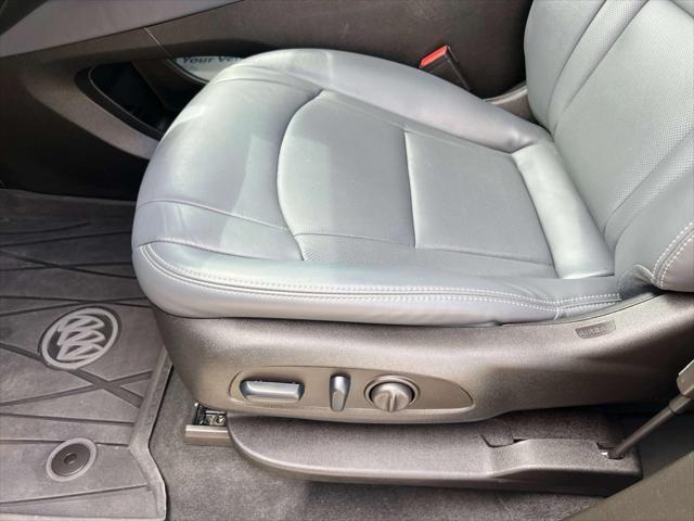 Photo of 2024 White Buick Enclave