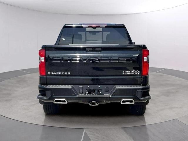 Photo of 2021 Black Chevrolet Silverado 1500