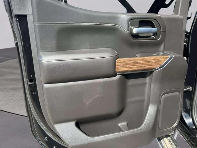 Photo of 2021 Black Chevrolet Silverado 1500