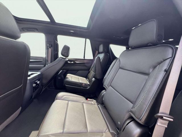 Photo of 2023 White Frost Tricoat GMC Yukon